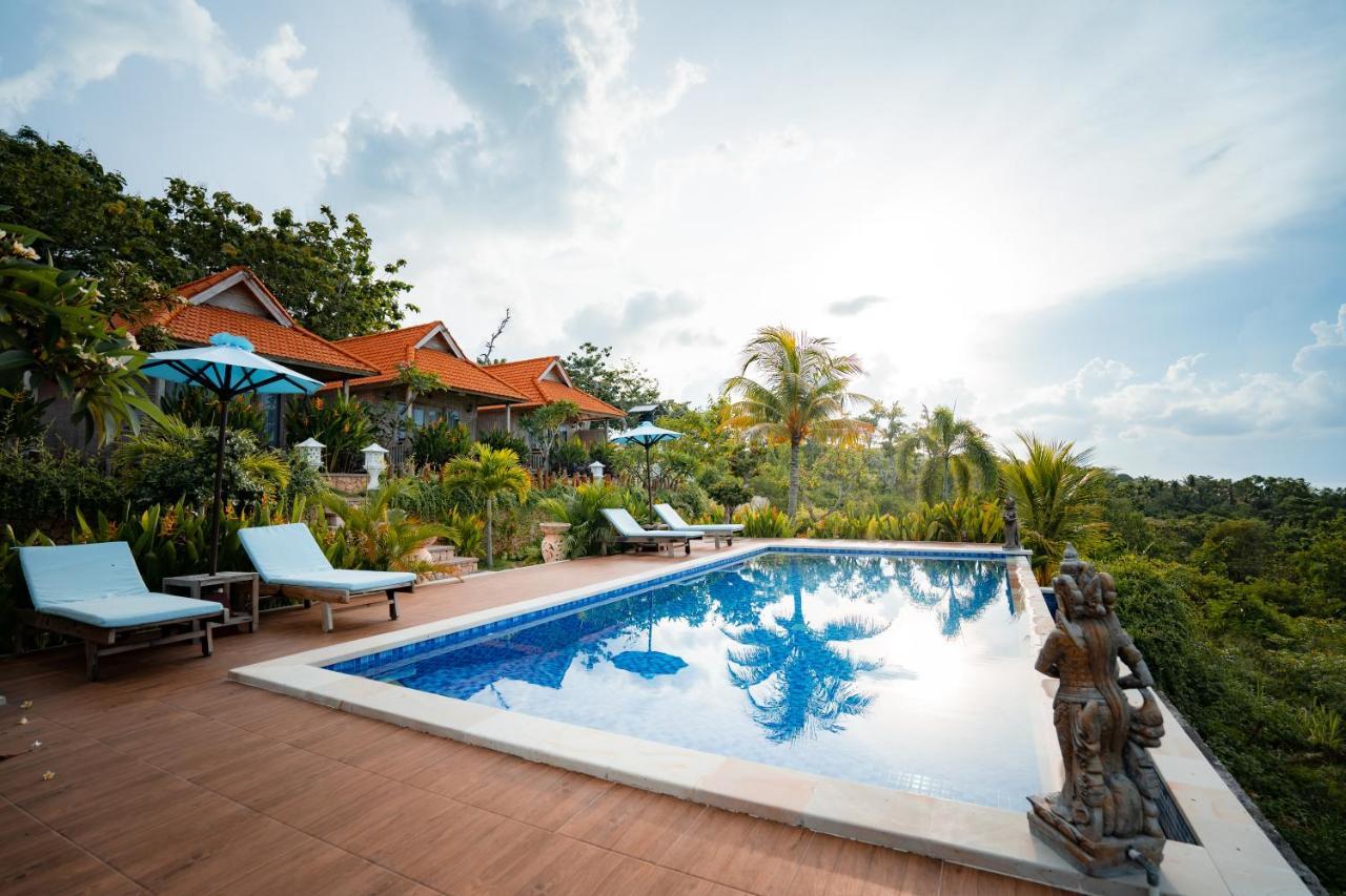 Gara Gara Sea View Hotell Batununggul Exteriör bild