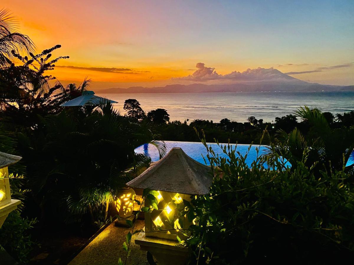 Gara Gara Sea View Hotell Batununggul Exteriör bild