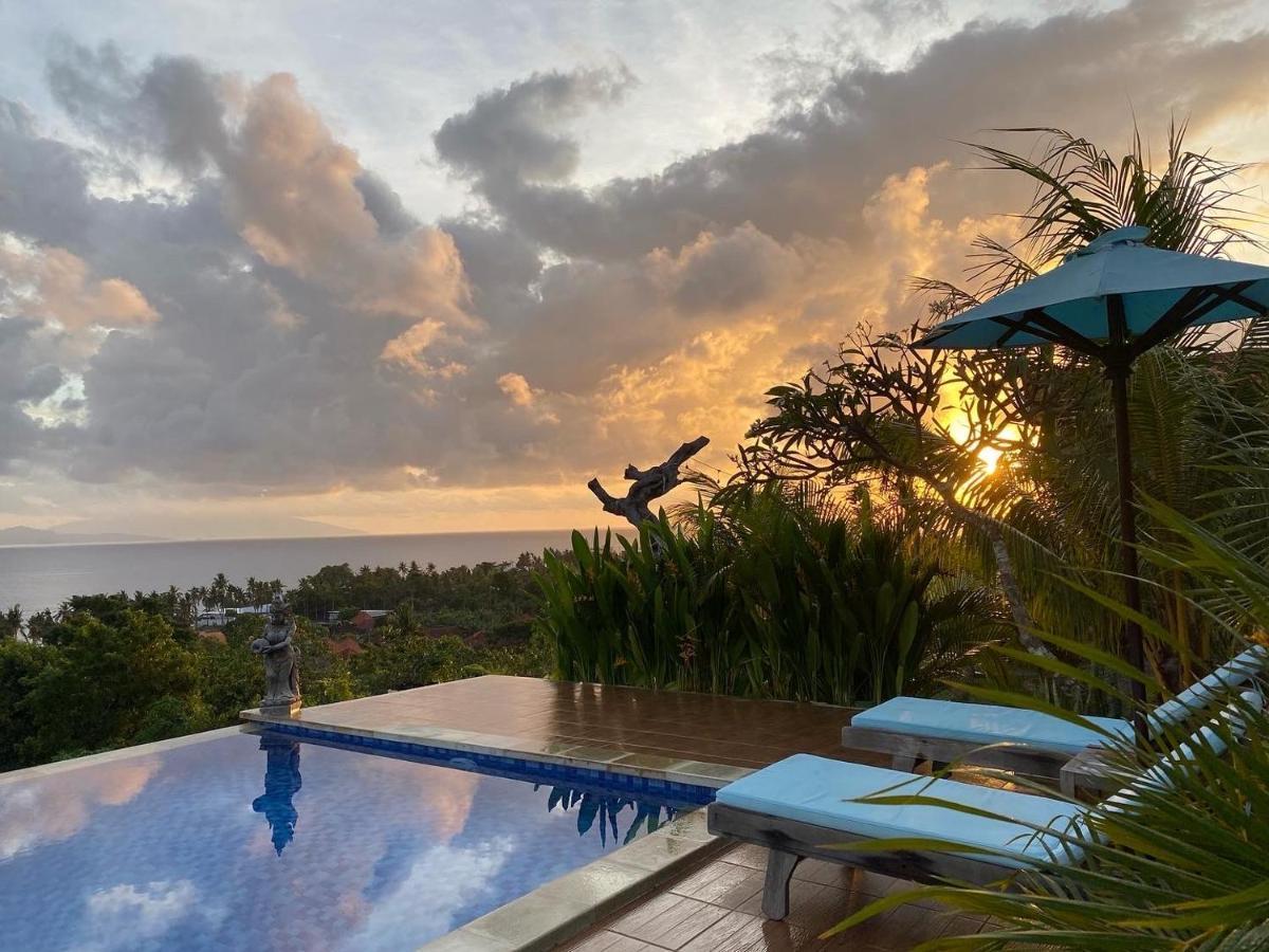 Gara Gara Sea View Hotell Batununggul Exteriör bild